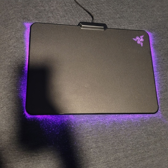 Razer Firefly Hard Mouse Pad - Picture 4 of 8